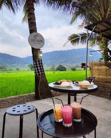 Tepi Sawah Coffee And Food Cafe Mungil Nuansa Alam Pedesaan Berlatar