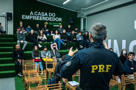 A O Educativa Prf Participa De Palestra Em Empresa De S O Miguel Do