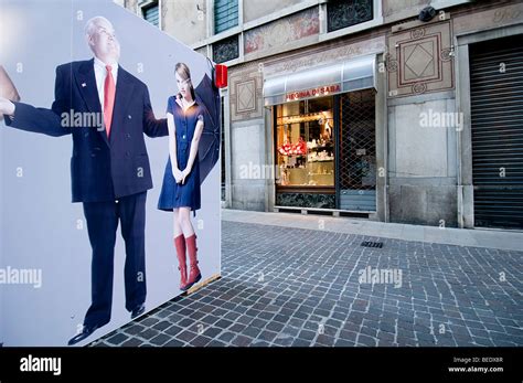 Famous Billboards Hi Res Stock Photography And Images Alamy