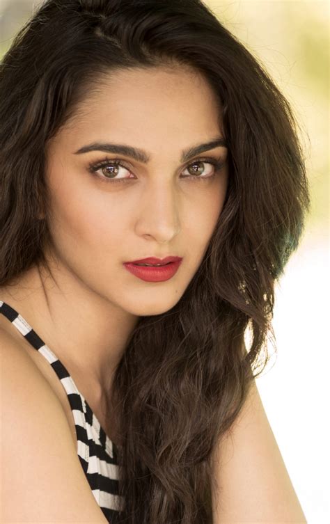 Kiara Advani Hd Hot X Wallpaper Teahub Io