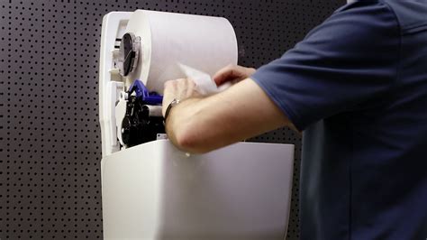 Achieve A Continuous Scott® Rolled Hand Towel With The Stub Roll