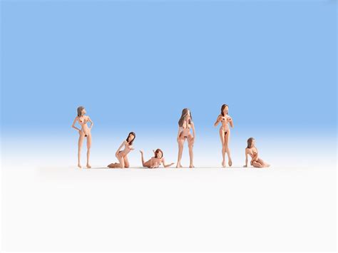 Nude Models E Trains