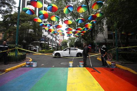 D Aenim Genes La Zonarosa En La Cdmx Se Pinta De Colores De La Bandera