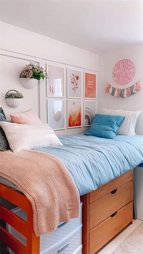 Cute Aesthetic Cosy Minimalistic Dorm Room Decor Ideas Inspo Blue And