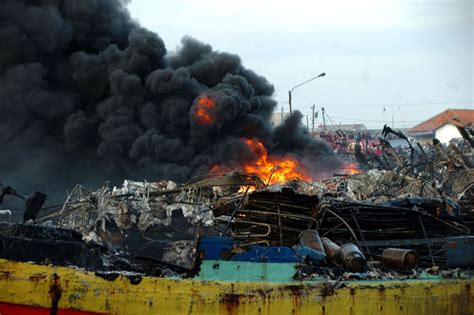 Foto Tak Kunjung Padam Pelabuhan Jongor Masih Membara Total Kapal