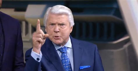 Video: Jimmy Johnson Gives Impassioned Halftime Speech To Cowboys - The Spun