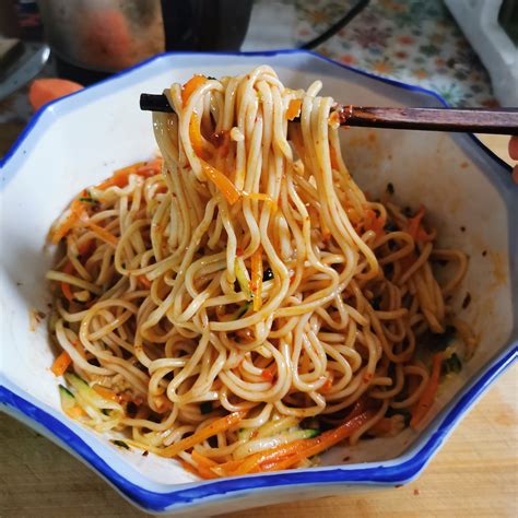 How to Stir Fry Noodles - My Chinese Home Kitchen