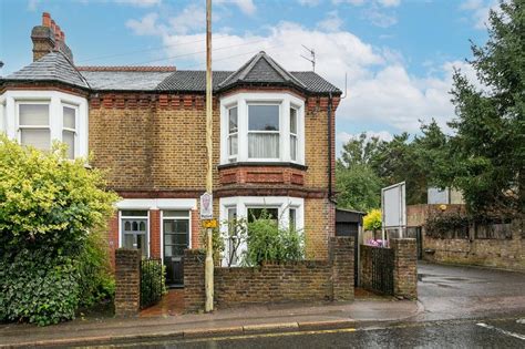 Aldenham Road Bushey Hertfordshire WD23 3 Bed Semi Detached House