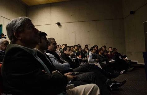 Charla Magistral Del Arquitecto Alejandro Aravena En Universidad Del