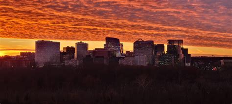 Tonight's spectacular sunset over Rosslyn : r/washingtondc