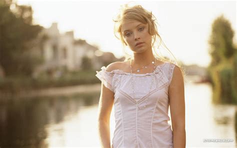 Elisabeth Harnois Hot Wallpaper Digital Reviews