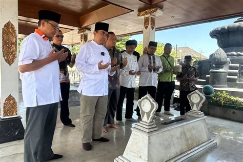 Kenang Jasa Pahlawan Dpw Pks Diy Ziarah Ke Taman Makam Pahlawan