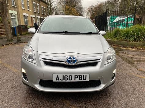 Automatic Toyota Auris Hybrid Silver With Full Service History Mot