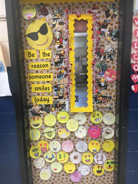 Emoji Door 😍 Classroom Door Frame Emoji