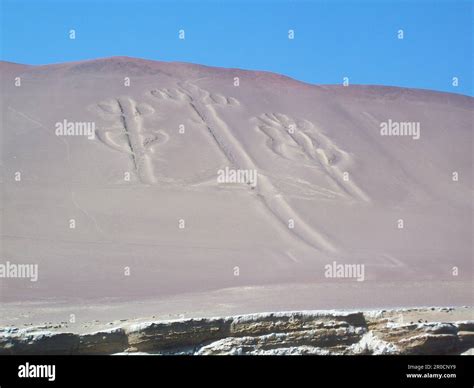 The Paracas Candelabra. Paracas, Peru Stock Photo - Alamy