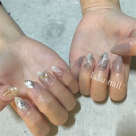 お客様nail⋆ アシメネイル💅🏻グレーの大理石透明感あって夏でもかわいい〜💕お久しぶりのご来店ありがとうございました🙈 Nails