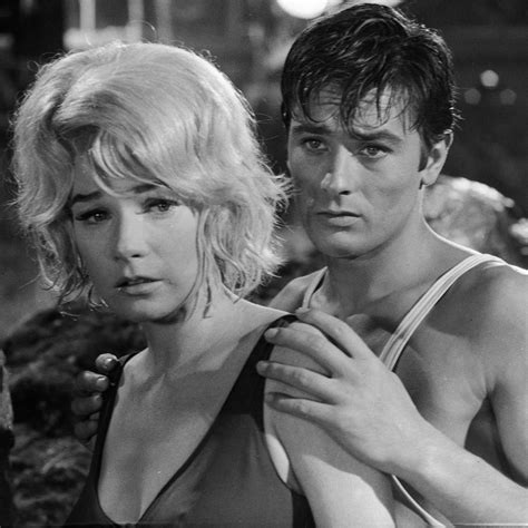Shirley Maclaine Hot