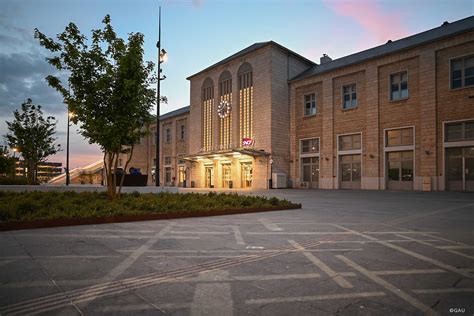 Nouvel éclairage pour la gare de Chartres Schréder