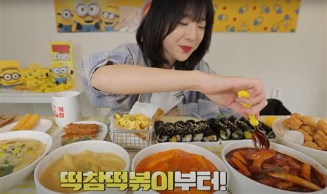 인기 유튜버 쯔양 떡볶이 브랜드 떡참떡볶이 먹방 영상 선보여