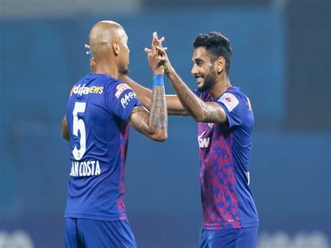 Isl Bengaluru Edge Past Odisha Reach Fifth Spot To Keep Semis Hope Alive