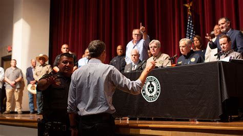 Beto Orourke Crashes Greg Abbott Conference After Uvalde Shooting