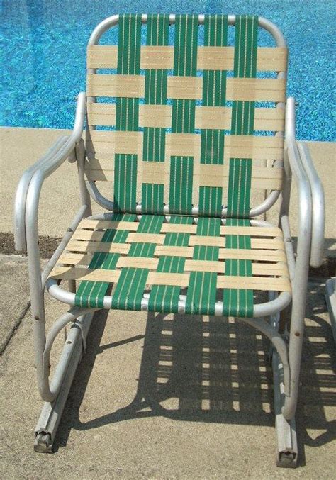 Vintage aluminum webbed lawn chair frame - fetiplanet