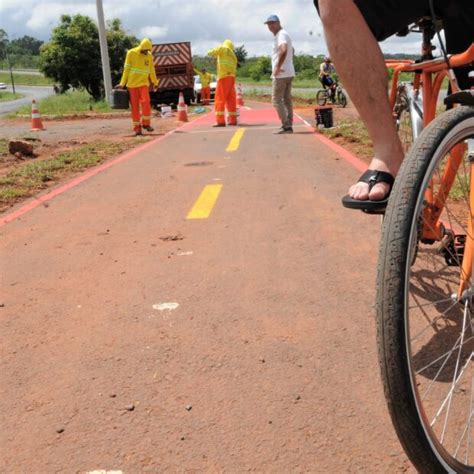 Novacap e consórcio são condenados a indenizar ciclista por acidente em