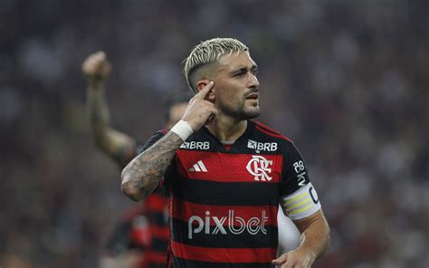 Flamengo receberá no mínimo R 40 milhões em renovação de patrocínio