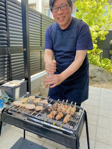 裏庭bbqパーティで海老やホタテや焼き鳥や！ ティム教授のウキウキ海外旅行