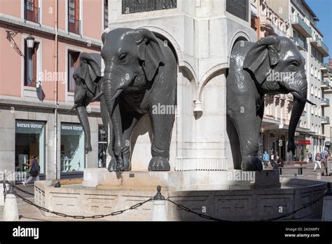 Hannibal alps elephants hi-res stock photography and images - Alamy