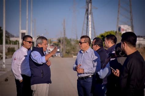 Alcalde Edgar González supervisa avance de avenida Del Delfin Amo mi