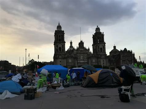 La Jornada Campamento México se retira de la plancha del Zócalo