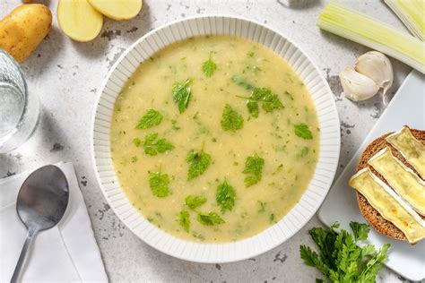 Soupe De Cerfeuil Pommes De Terre Et Poireau Recette HelloFresh