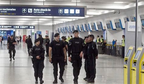 Los Policías Aeroportuarios Podrán Usar El Pelo Largo Mendoza Post