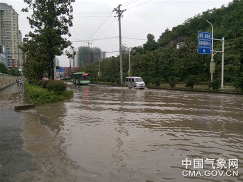 贵阳：发布暴雨红色预警 道路农田积水 中国气象局政府门户网站