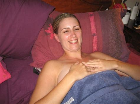 Amateur Blonde Emma Brisbane Emma Stripped Naked IMG 0490 1600x1200 Porn Pic