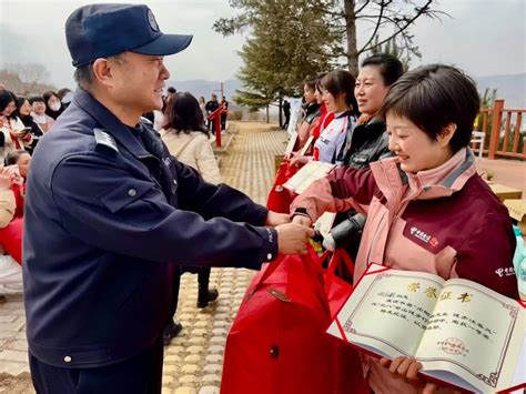 庆“三八”系列活动丨清水县举行“巾帼展风采 健步沐春风”庆“三八”登山健步行活动澎湃号·政务澎湃新闻 The Paper