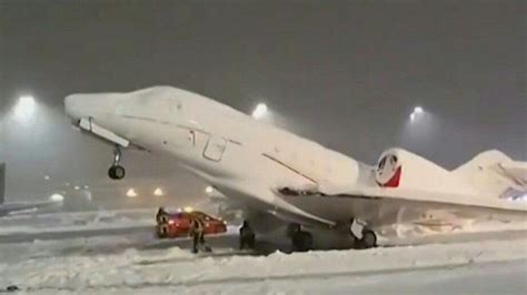 Winterchaos Flughafen München nimmt Betrieb wieder auf