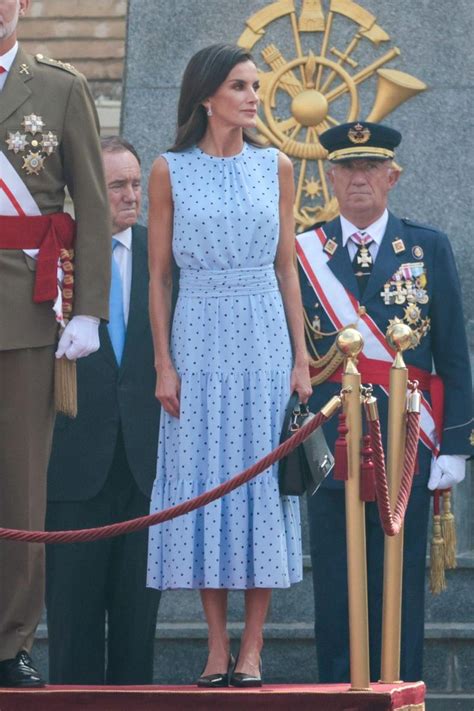 Leonor Jura Bandera La Reina Letizia Confía En Su Vestido De Lunares Más Elegante Para La Jura