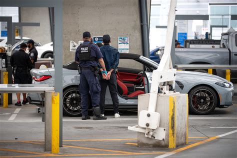 San Ysidro Port of Entry Wait Times: What to Expect at the World's Busiest Border Crossing 8