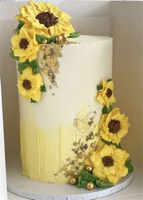 Classic Sunflower Wedding Cake