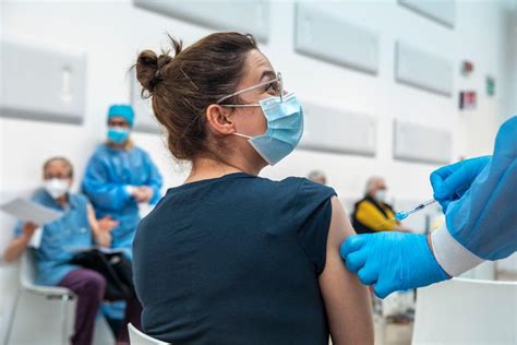 Covid Campania Agosto Nuovi Positivi E Quattro Decessi