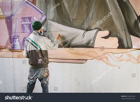 Graffiti Artist Painting Aerosol Spray On Stock Photo 506656309 ...