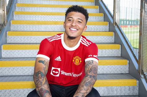 Jadon Sancho shirt number: New Manchester United signing handed no25 ...