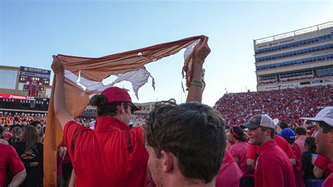 Texas Tech seeks fan who pushed Texas Longhorns football player