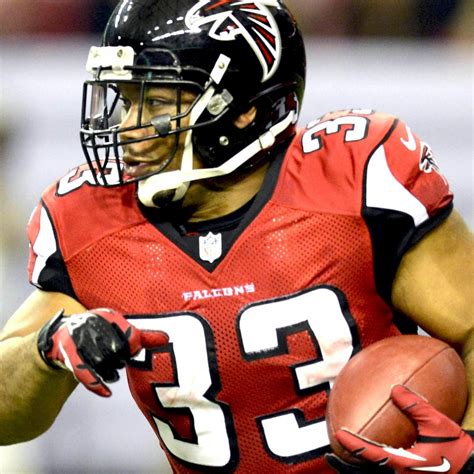 atlanta falcons  reportedly release rb michael turner news