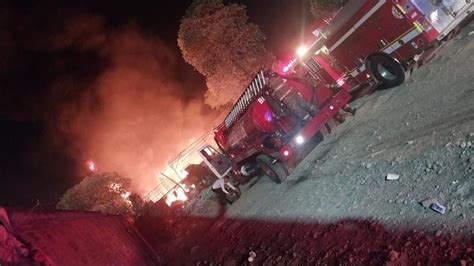 Fuego Consume Una Recicladora En Ecatepec