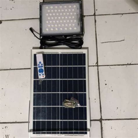 Promo Lampu Sorot Solar Panel W Lampu Tenaga Surya Watt Diskon