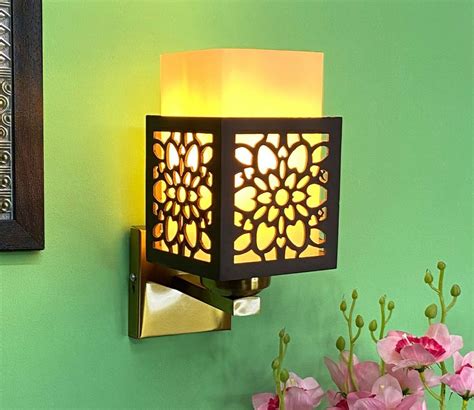 Buy Square Shaped Modern Single Wall Light at 73% OFF Online | Wooden ...