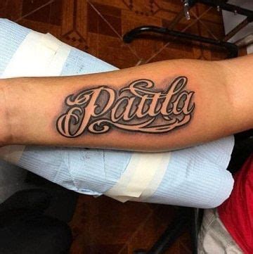 4 tipografias y tamaños de tatuajes de nombres en el brazo Tatuajes